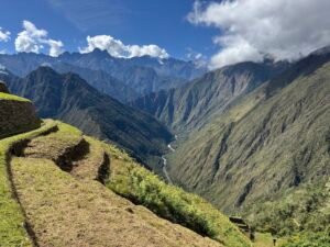 Read more about the article Peru Travel Itinerary: From the Andes Mountains to the Amazon Rainforest