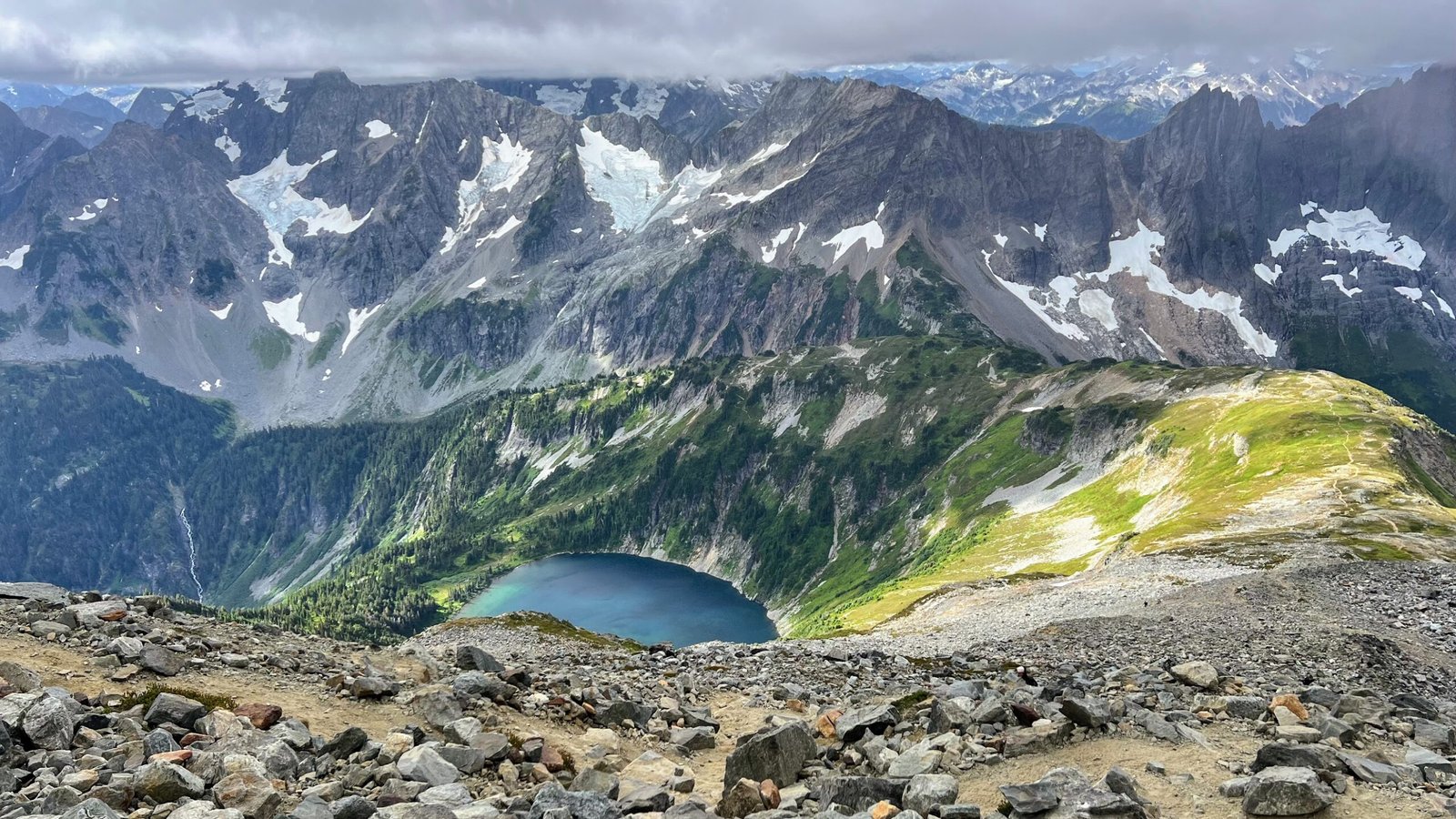 Read more about the article 3 Perfect Days of Hikes in North Cascades National Park